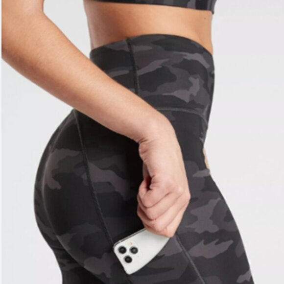 Athleta Ultimate 7/8 Tight *Camo - Picture 1 of 11